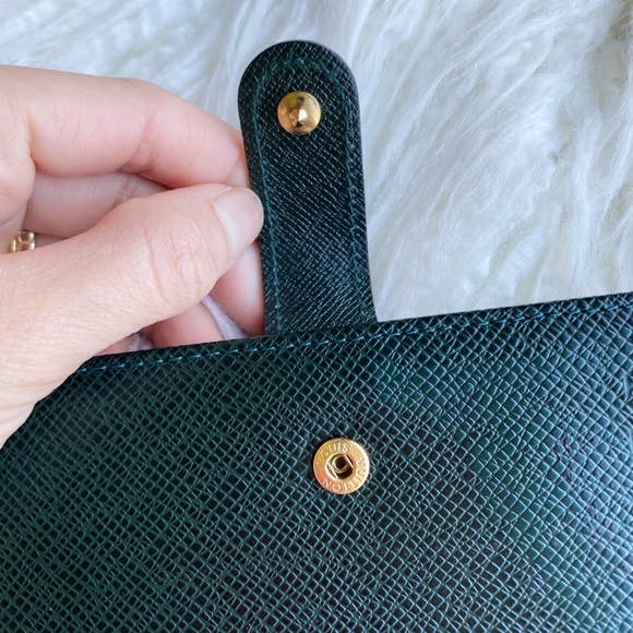 Louis Vuitton Green Taiga Notebook. - Picture 4 of 6